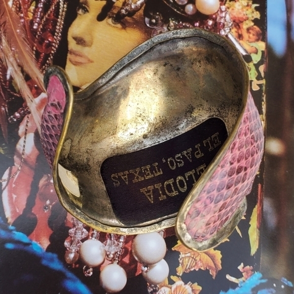 Vintage Elodia Texas Snakeskin Modernist cuff - Picture 4 of 13